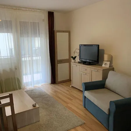Geri Apartman Apartment